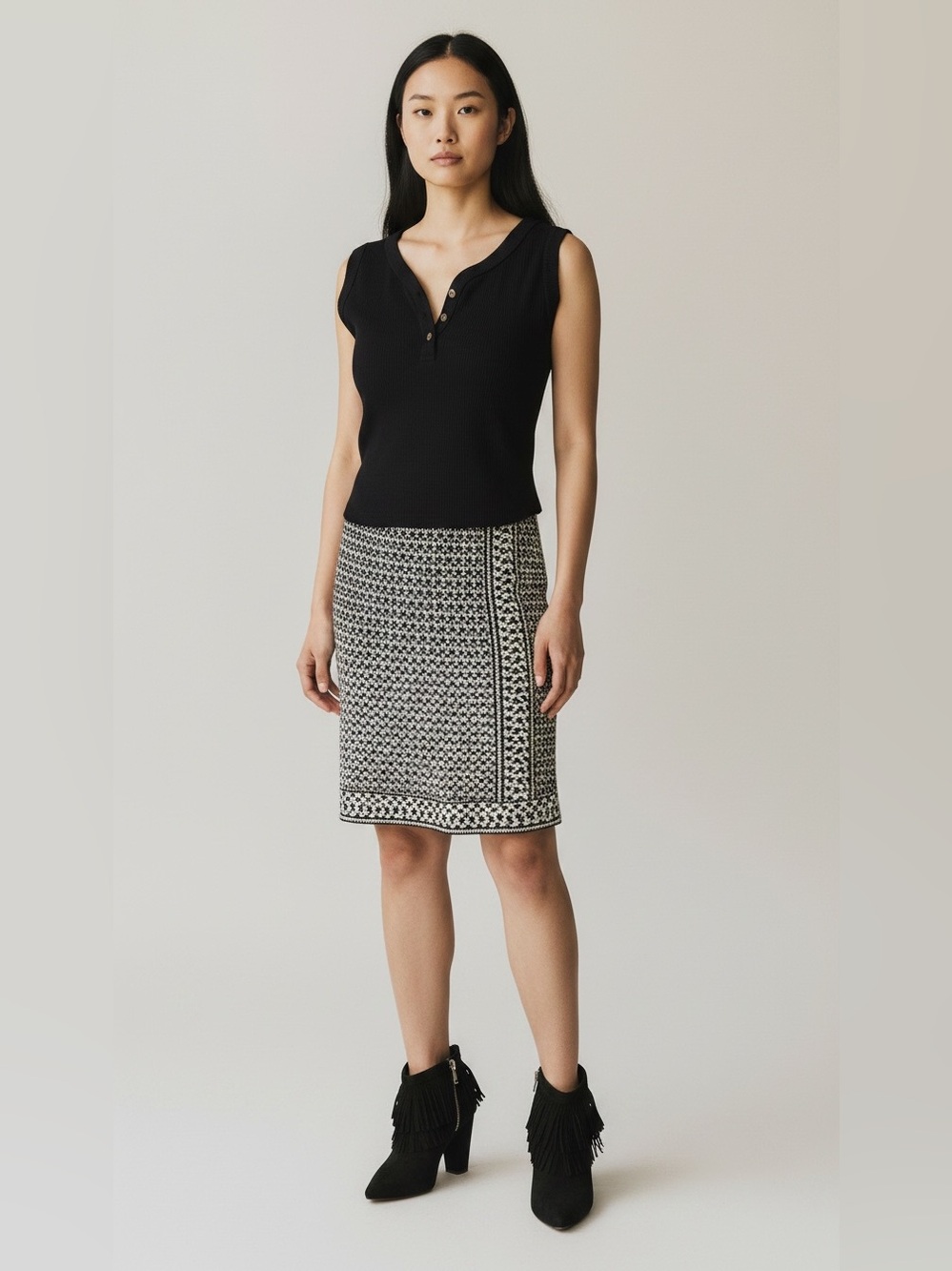 Max Studio Black and White Patterned Women's Skirt Size M